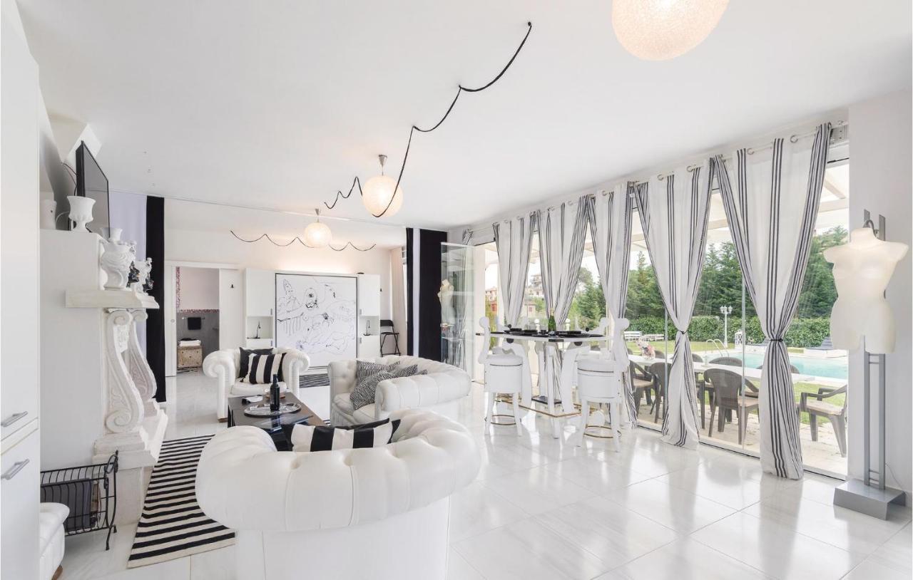 Сasa de vacaciones 2 Bedroom Stunning In *